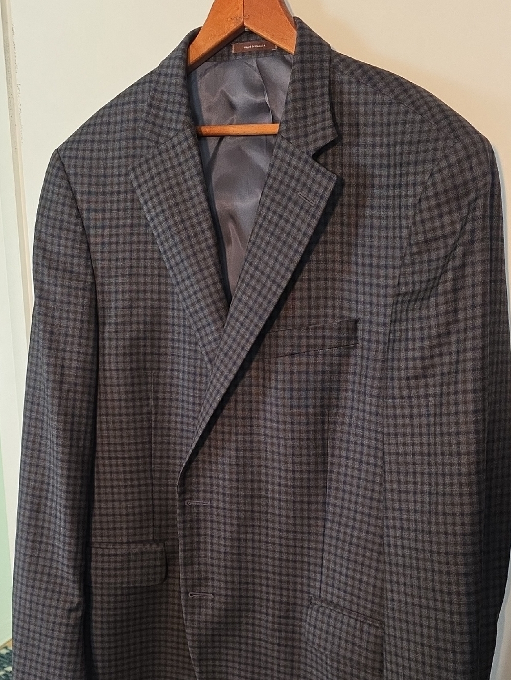 Peter Millar Men's Checked Sport Coat in Gray and Navy 44T Perfect Condition